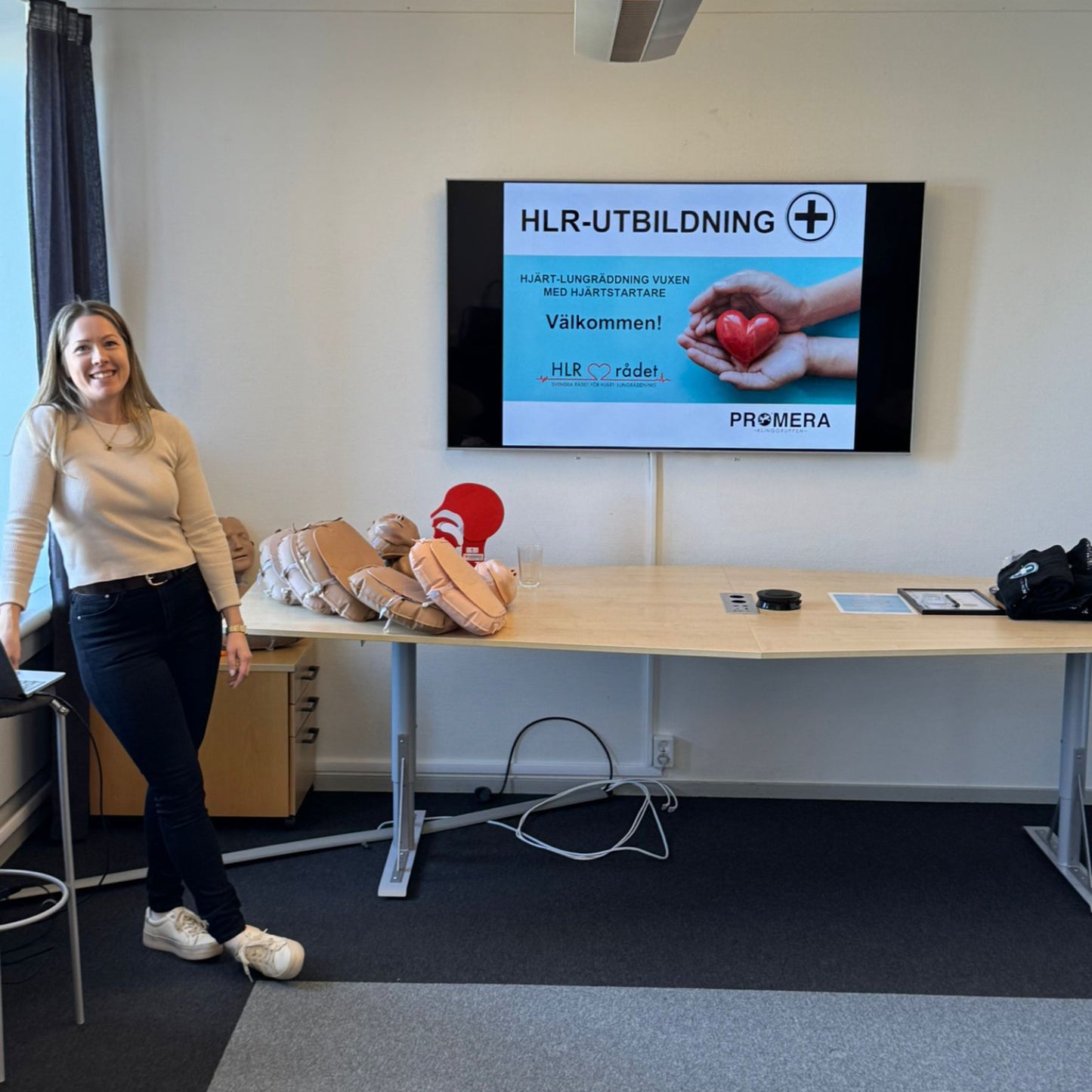 Första hjälpen & HLR-utbildning med hjärtstartare