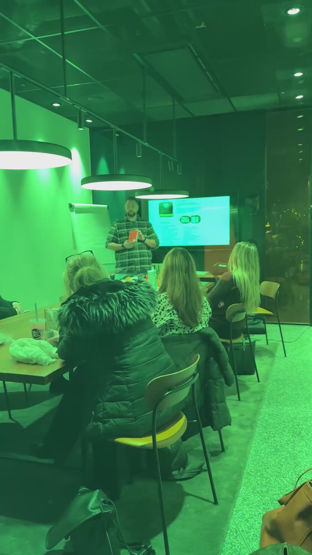 Ladda video: 